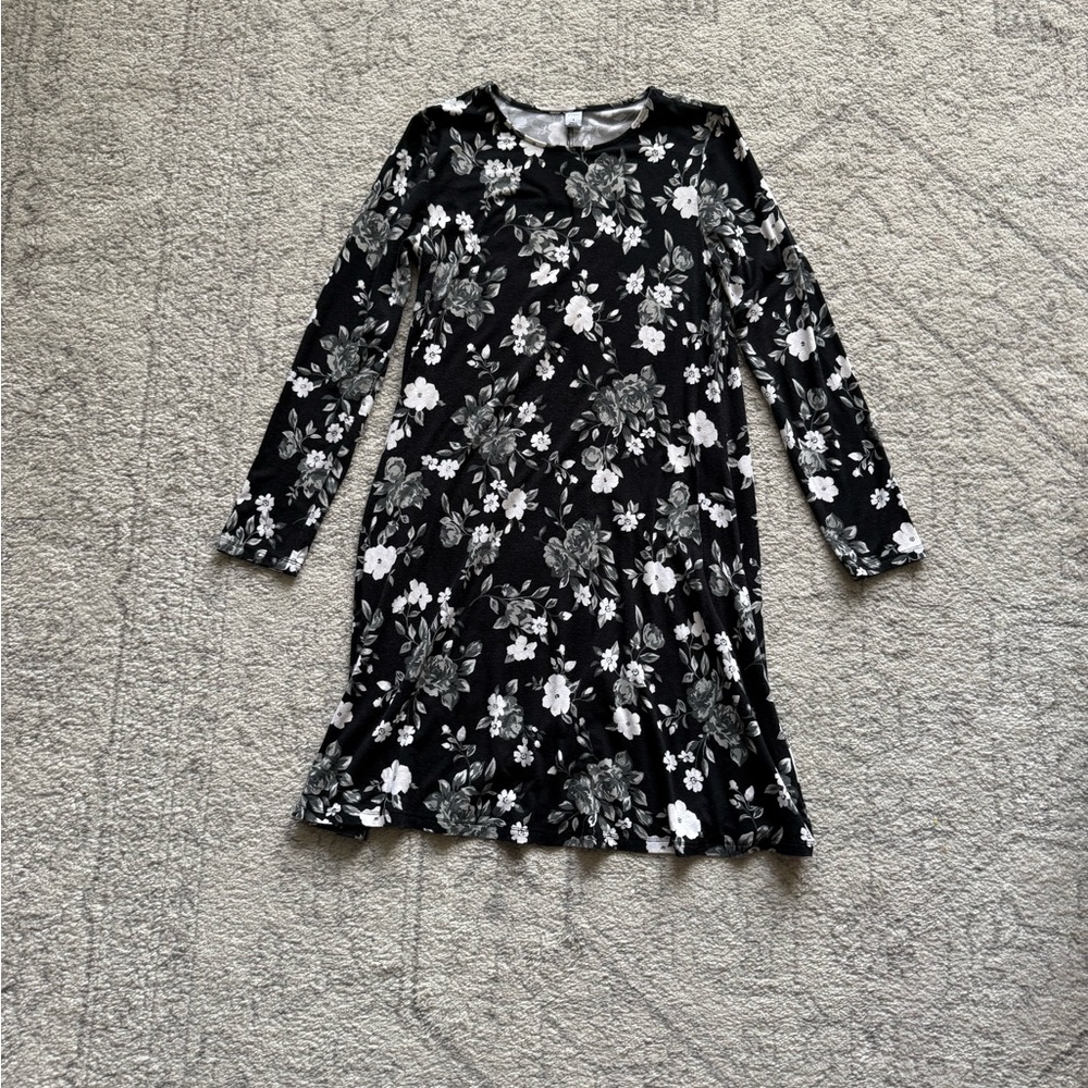 Old Navy Size Small Black and White Floral Dress
